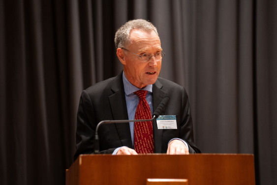 Professor Ian Holliday, HKU Vice-President and Pro-Vice-Chancellor (Teaching and Learning), officiates at the Ceremony